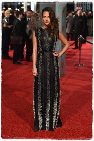 BAFTA 2016: Las 5 mejor vestidas Alicia Vikander de Louis Vuitton