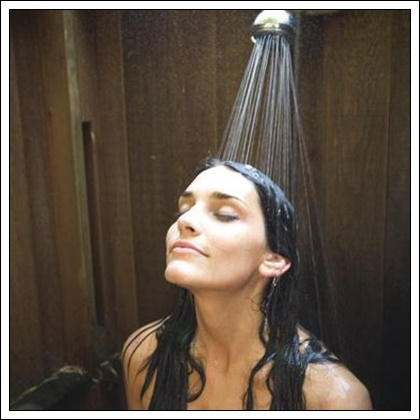 5 consejos para que el pelo limpio dure más tiempo: lavado