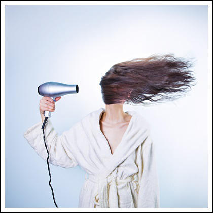 5 consejos para que el pelo limpio dure más tiempo: secado