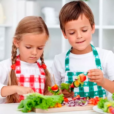Nada de prohibir su entrada en la cocina