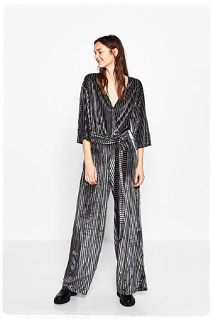 10 Looks de terciopelo para Navidad 2016: jumpsuit rayas