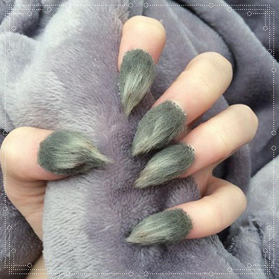 Las peores tendencias de belleza de 2016 que debemos olvidar: fur nails