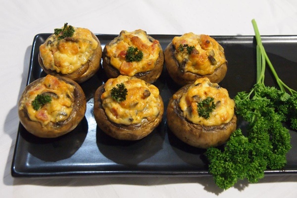 Champiñones al pesto