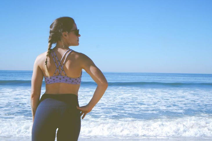 5 zonas del cuerpo que olvidamos al protegernos del sol: orejas