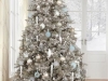 Decoración de Navidad plateada: árbol azul y plata