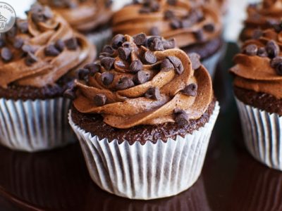 Cupcakes de triple chocolate con buttercream: Receta dulce y vistosa