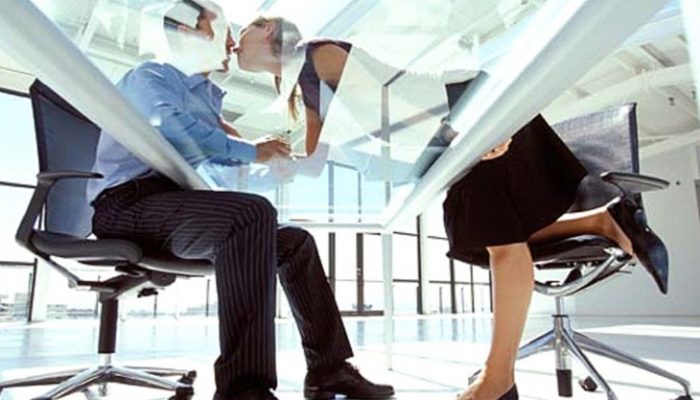 Amor en el trabajo: Pros y contras de la relación