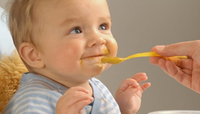 Alimentación bebés ¿Cómo deben ser las primeras papillas?