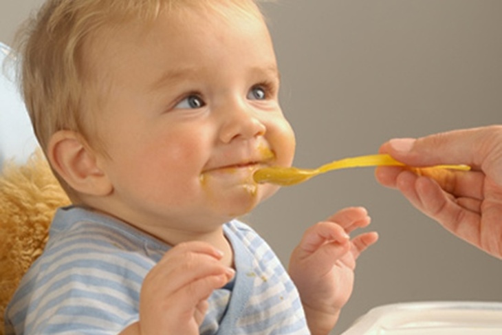 Alimentación bebés ¿Cómo deben ser las primeras papillas?