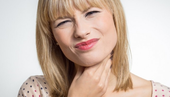 Placas en la garganta: Síntomas y tratamiento más adecuado