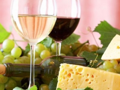 Bebidas en la comida: Las más adecuadas según la comida