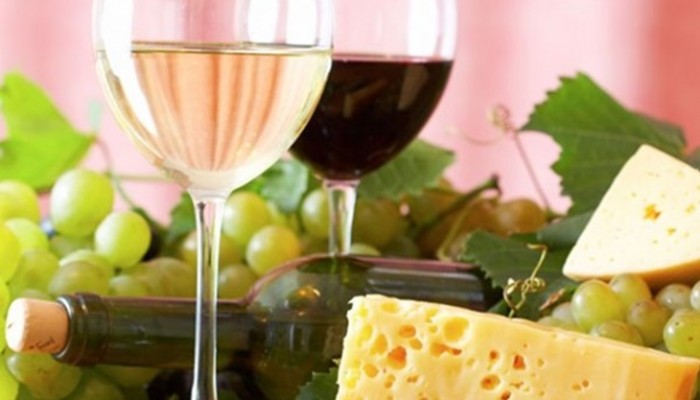 Bebidas en la comida: Las más adecuadas según la comida