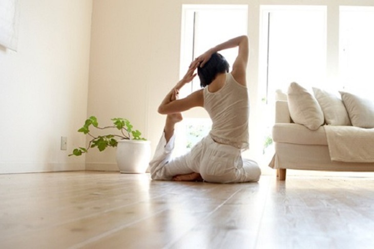 Yoga en casa: Ejercicios y beneficios del yoga