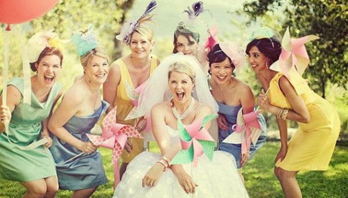 Complementos para invitadas de boda: Toque de glamour