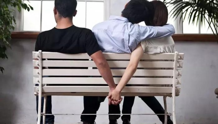 Cómo engañar a tu pareja sin que se dé cuenta: Las claves