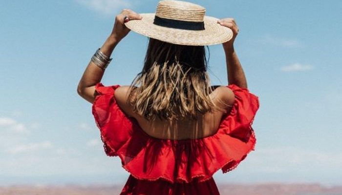 Escote Bardot, looks de moda para el verano 2016