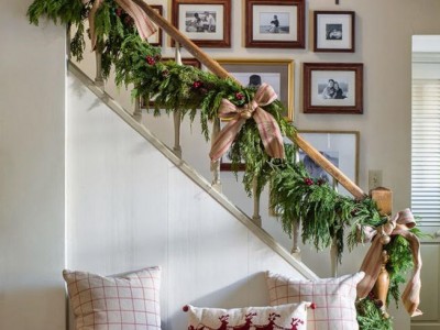 Cómo decorar una escalera en Navidad en 5 pasos