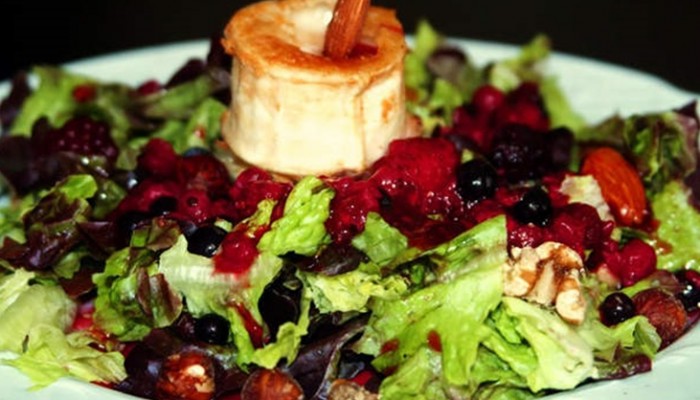 Ensalada de frutos rojos para Navidad: Receta light y con color