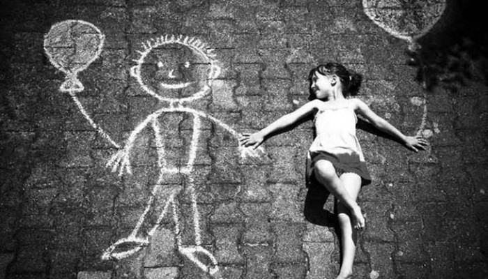 Niños amigos imaginarios: ¿Cómo deben actuar los padres?