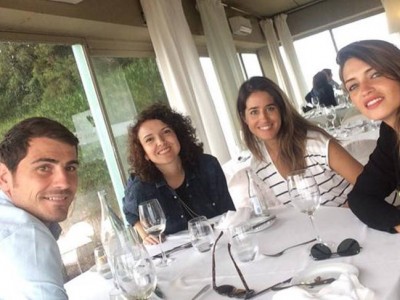 Sara Carbonero e Iker Casillas amigos y familia en Oporto