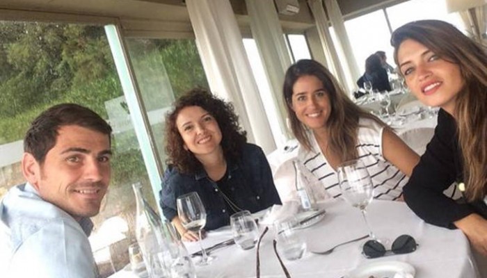 Sara Carbonero e Iker Casillas amigos y familia en Oporto