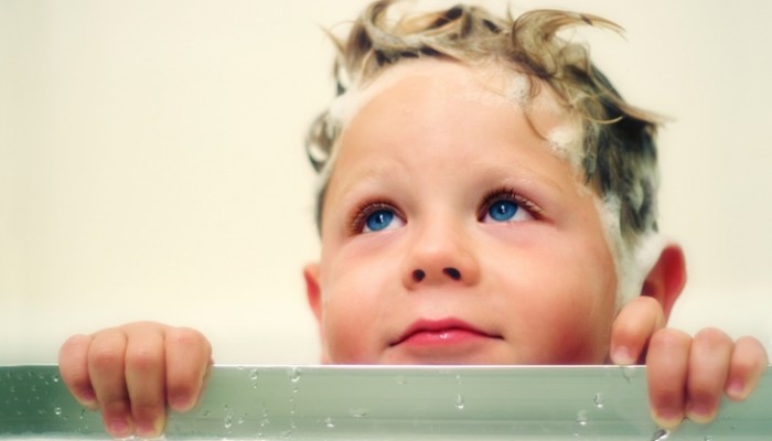 Cómo prevenir los piojos en niños: Remedios eficaces