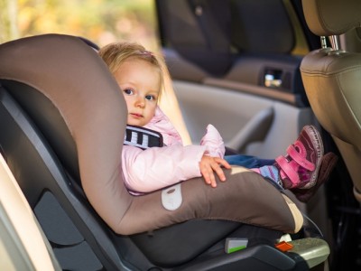 Silla del coche para niños y dispositivos de retención infantil: Nueva normativa