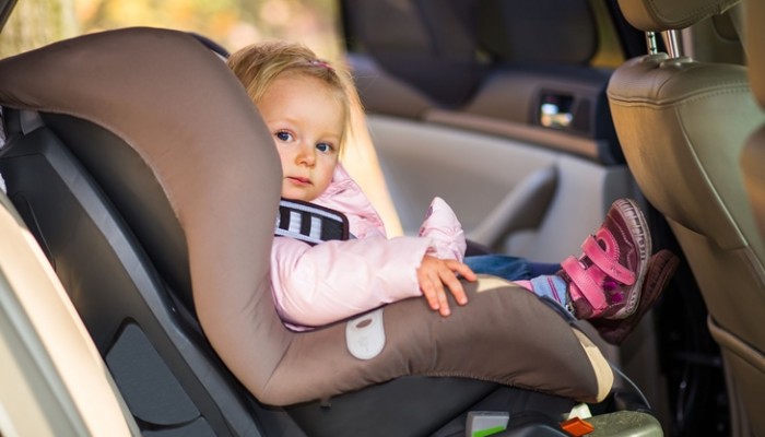 Silla del coche para niños y dispositivos de retención infantil: Nueva normativa