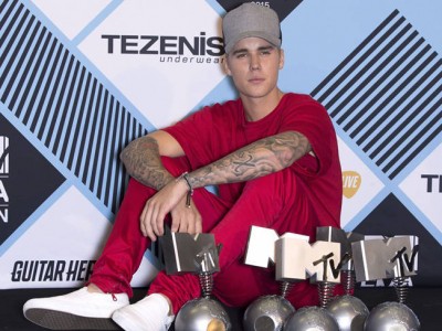 Justin Bieber triunfador en los MTV EMA 2015