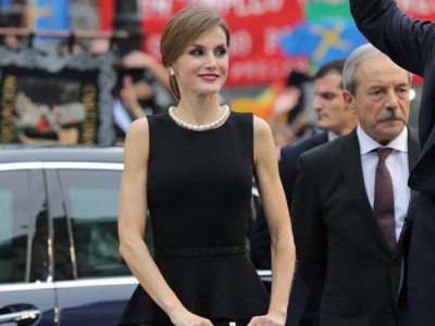 Reina Letizia y su original look en los Princesa de Asturias