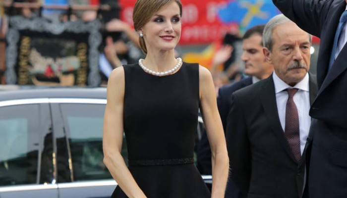 Reina Letizia y su original look en los Princesa de Asturias