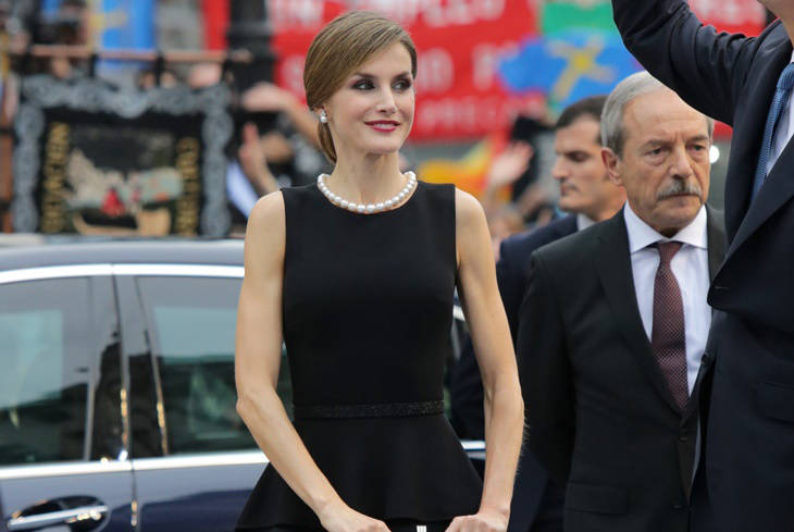 Reina Letizia y su original look en los Princesa de Asturias