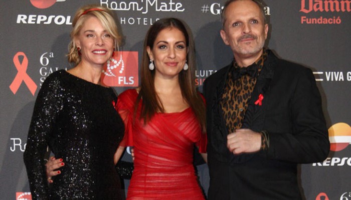 Hiba Abouk, Belén Rueda y Miguel Bosé en la gala contra el sida