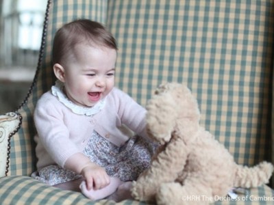 Kate Middleton fotografía a su hija la Princesa Charlotte