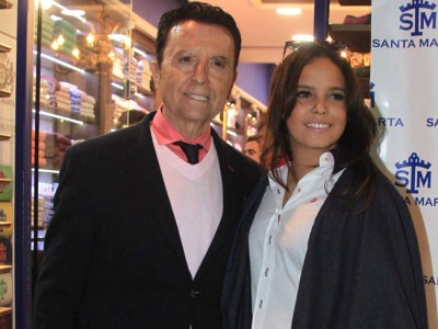 Gloria Camila inaugura su tienda acompañada de Ortega Cano