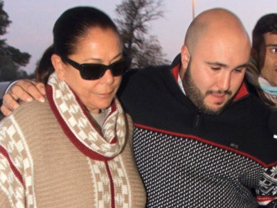 Isabel Pantoja, acompañada de Kiko Rivera, conoce a su nieta