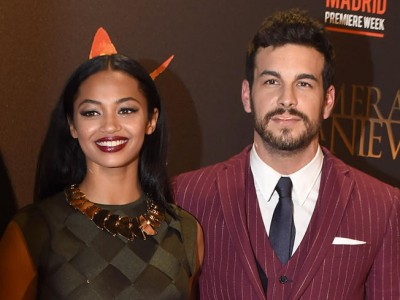 Mario Casas y Berta Vázquez felices en el estreno de 'Palmeras en la Nieve'