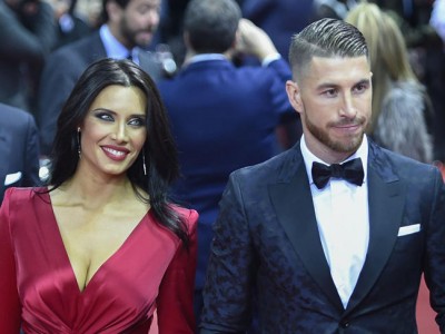 Pilar Rubio es la mujer de rojo en la Gala del Balón de Oro 2016.