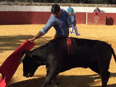Francisco Rivera polémica foto toreando con su hija de 5 meses