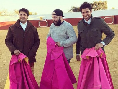Cayetano, Francisco y Kiko Rivera tarde de toros entre hermanos