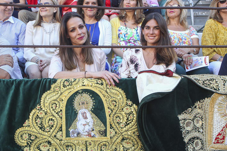 Eva González y Lourdes Montes acompañan a los hermanos Rivera en Granada