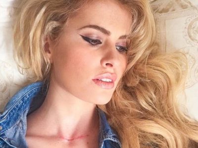 Adriana Abenia enseña su 