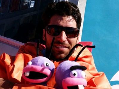 Cayetano Rivera se divierte en 'El Hormiguero' con Eva González entre bambalinas