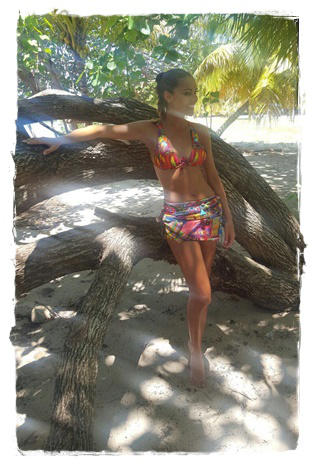 Lara Álvarez y sus mejores looks en 'Supervivientes': bikini Agua Bendita