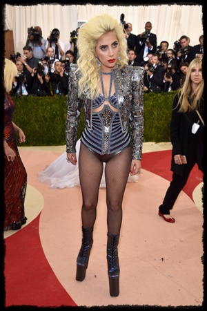 Met Gala 2016, las 10 peor vestidas: Lady Gaga