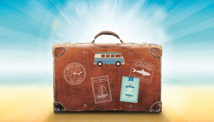 10 cosas que no deben faltar en tu maleta de verano