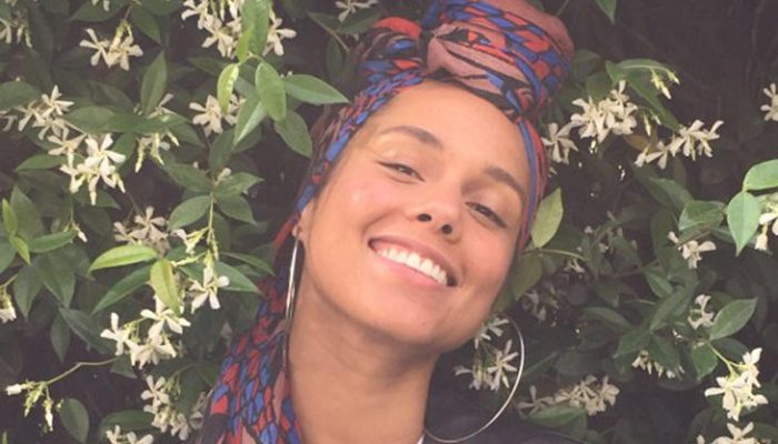 Alicia Keys le declara la 