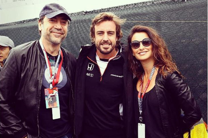 Penélope Cruz y Javier Bardem animan a Fernando Alonso en Montreal