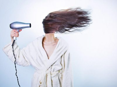 5 cosas que haces mal al usar el secador de pelo