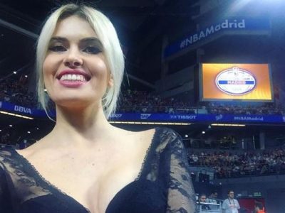 Adriana Abenia, una cheerleader más en el baloncesto